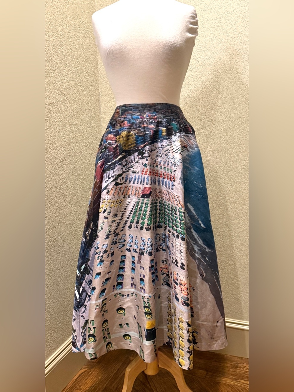 ALICE + OLIVIA Earla Whispering Waves Beach Print High Waist Midi Flare Skirt 8 - Picture 4 of 12